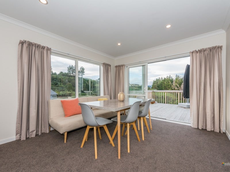 18 Lindis Lane, Kelson, Lower Hutt - Carousel 2