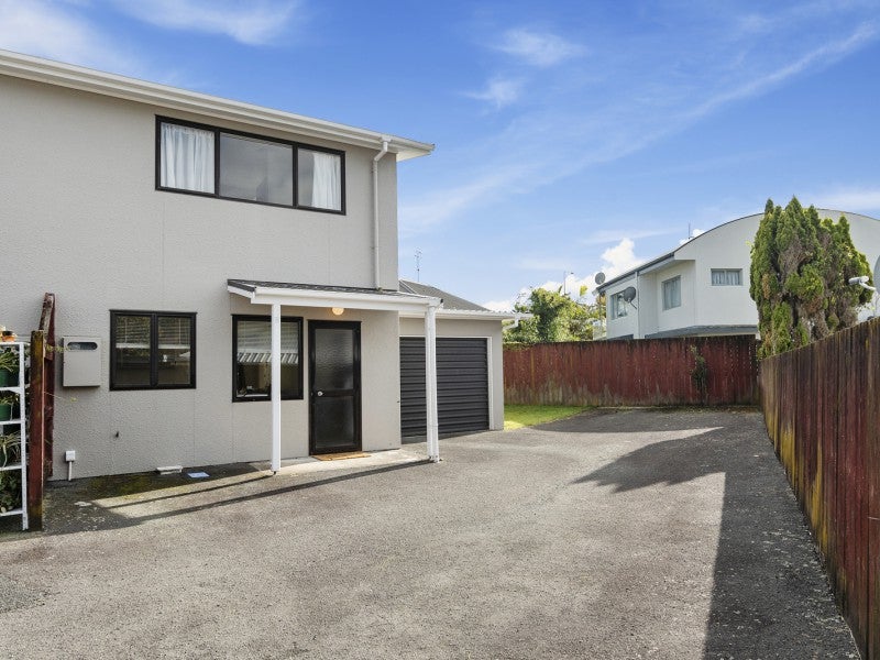 1/11 Robins Road, Judea, Tauranga - Carousel 16