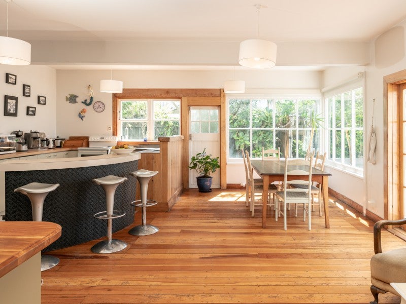 12 Lyall Parade, Lyall Bay, Wellington - Carousel 1