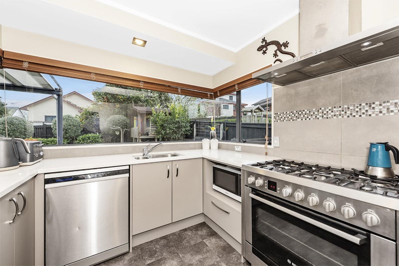 3 West Ridge Drive, Western Heights, Hamilton - Carousel 2
