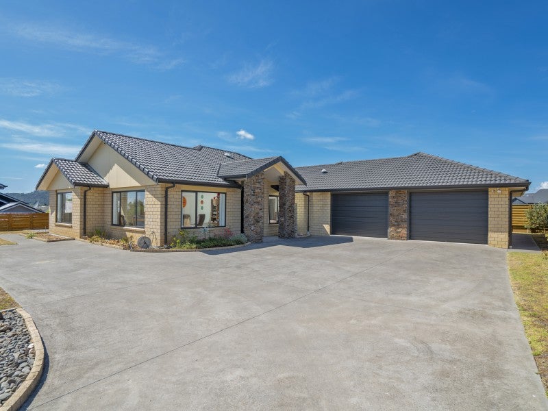 7 Roseberry Place, Whitianga, Whitianga - Carousel 1