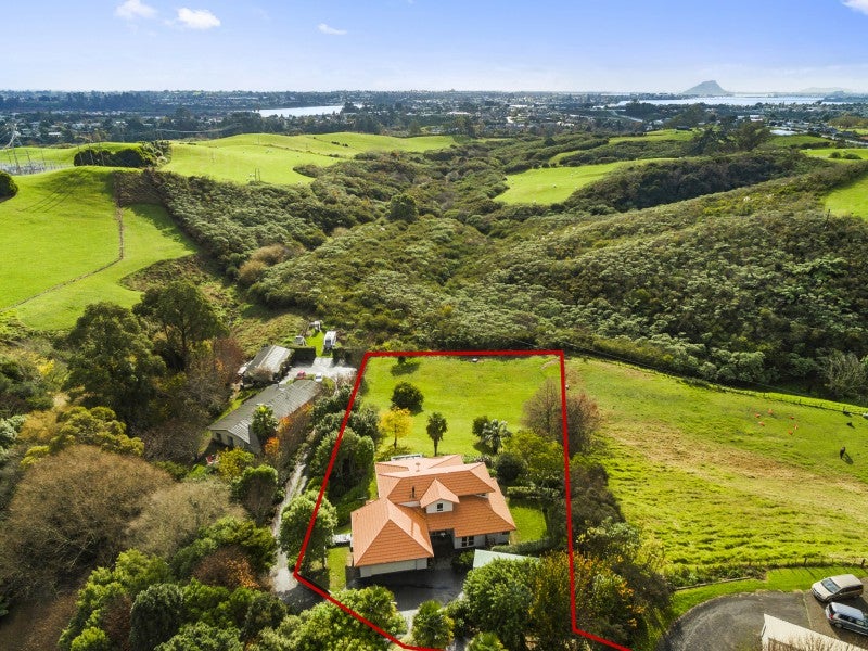 11 Beech Court, Welcome Bay, Tauranga - Carousel 1