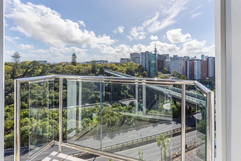 PF/127 Grafton Road, Grafton, Auckland - Carousel 2