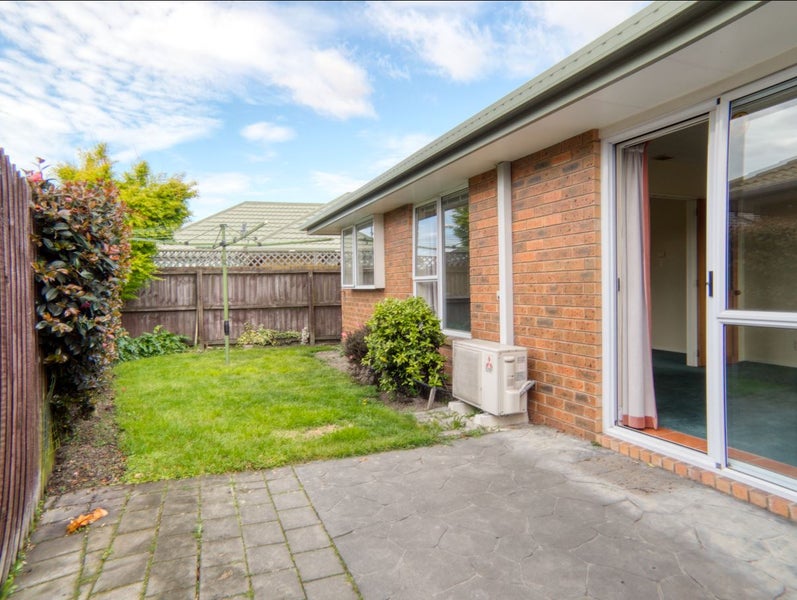 9 Mull Place, Broomfield, Christchurch - Carousel 1
