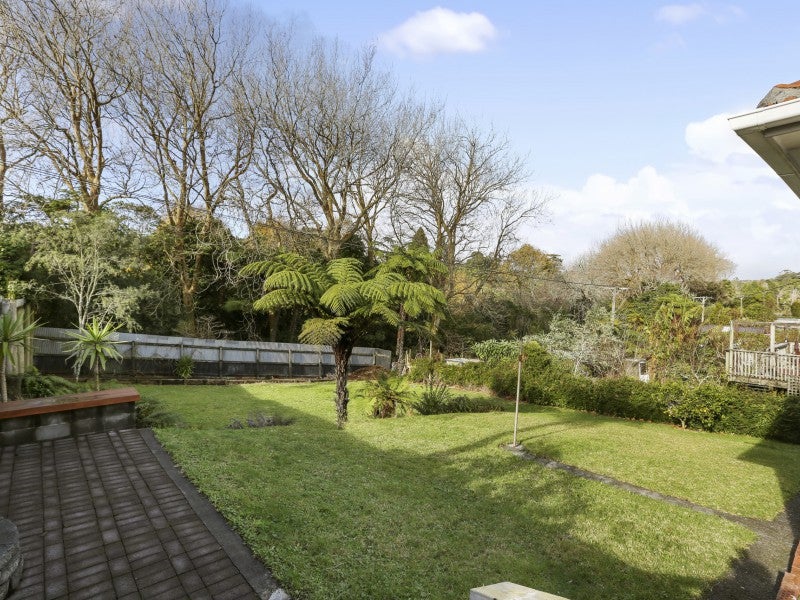 9 Glenpark Avenue, Westown, New Plymouth - Carousel 1