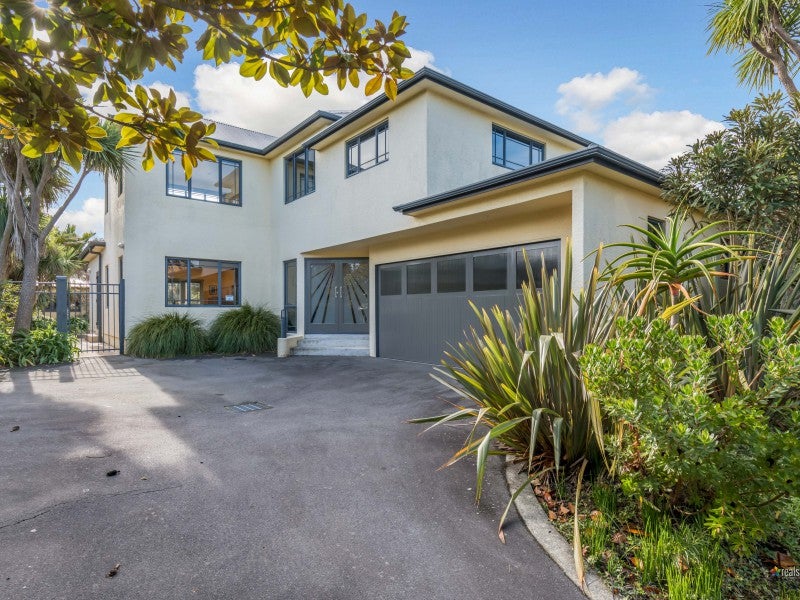 37 Puriri Street, Woburn, Lower Hutt - Carousel 1