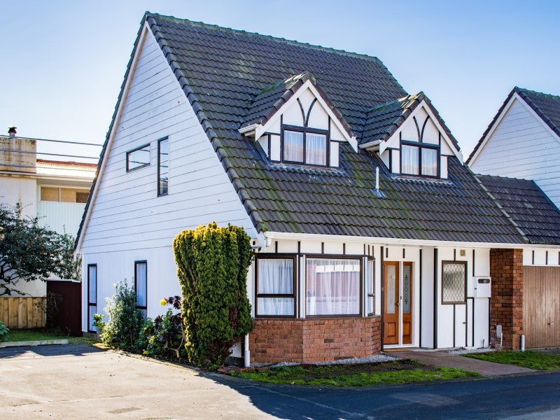 8/49 Mana Esplanade, Paremata, Porirua - Carousel 1