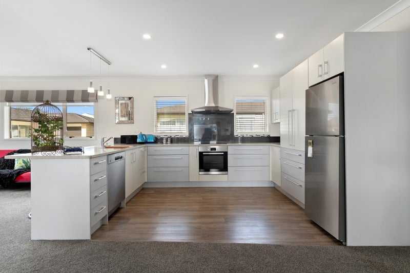 4 Harmens Way, Greerton, Tauranga - Carousel 2