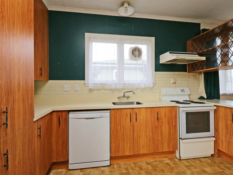 602 Grove Road, Mayfair, Hastings - Carousel 2