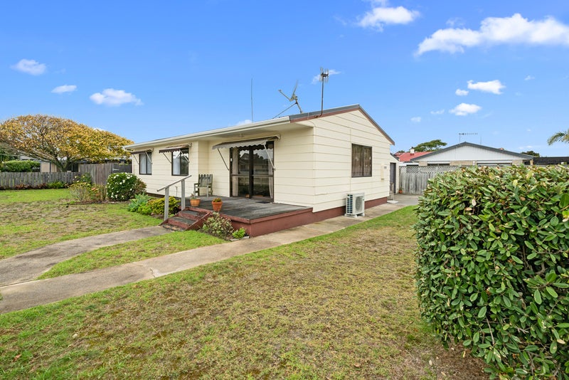 24 Seaspray Drive, Mount Maunganui, Mount Maunganui - Carousel 2