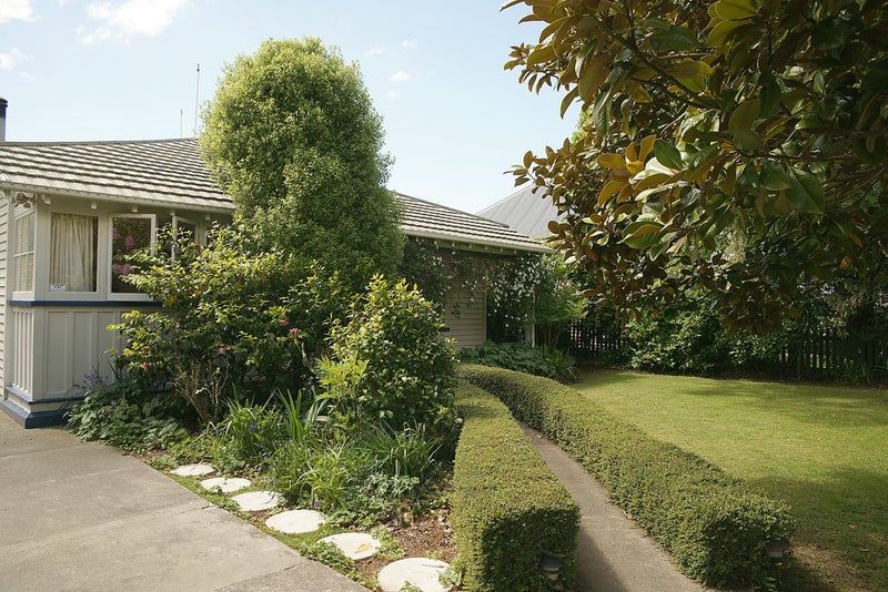 27 Martin Avenue, Beckenham, Christchurch - Carousel 2