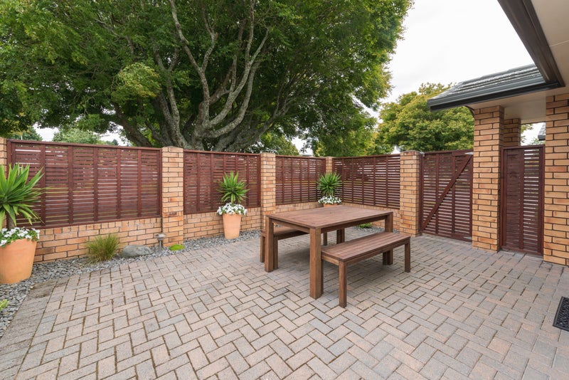 54 Elizabeth Street, Mount Victoria, Wellington - Carousel 2