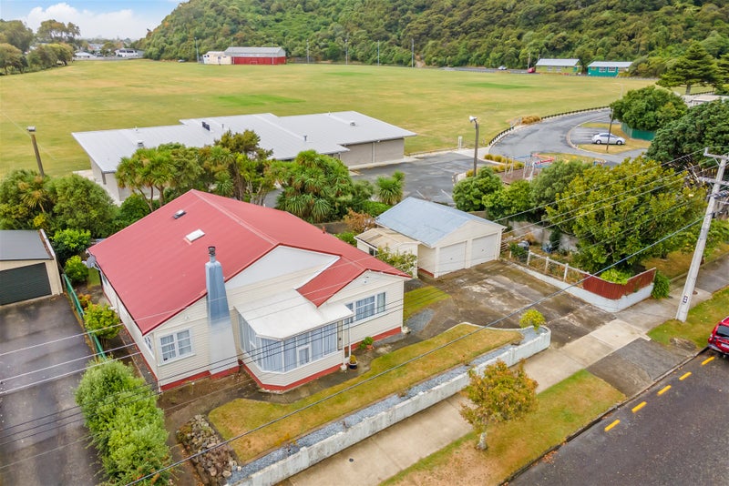168 Whites Line, WAIWHETU, LOWER HUTT - Carousel 1