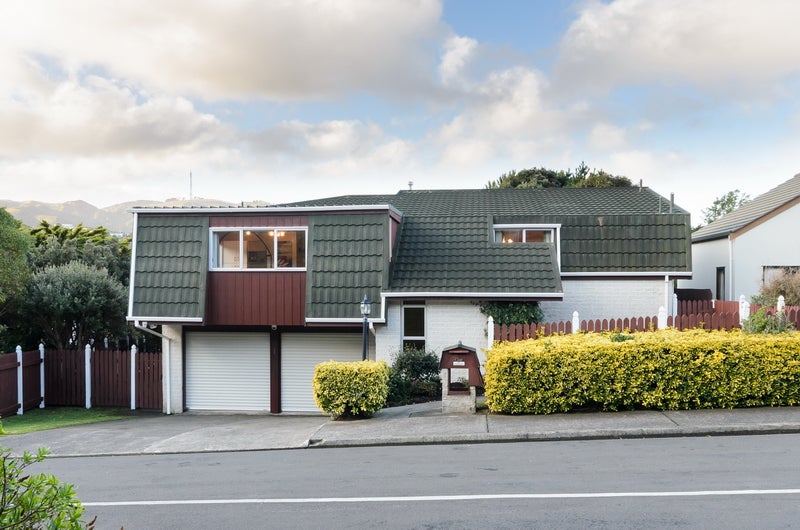 1 Dundee Place, Crofton Downs, Wellington - Carousel 1