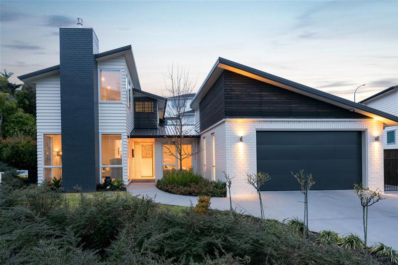 61 Cheriton Road, Mellons Bay, Auckland - Carousel 2