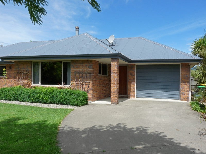 6 Angus Place, Wakefield - Carousel 18