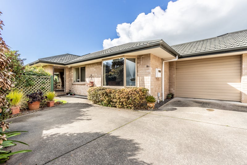 18A Dennis Taylor Court, Paraparaumu - Carousel 1