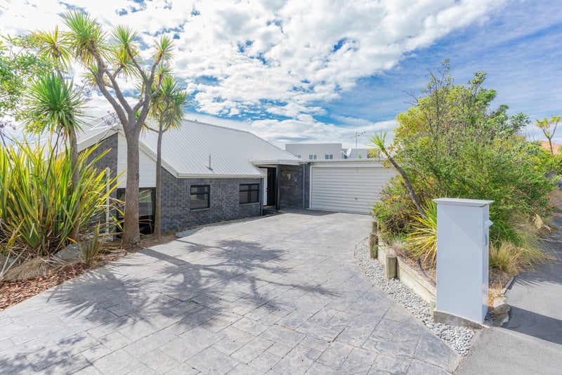 1A Langdale Place, Scarborough, Christchurch - Carousel 1