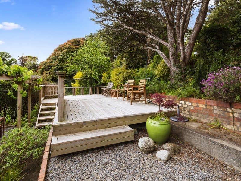 3 Mayfair Place, Tawa, Wellington - Carousel 2