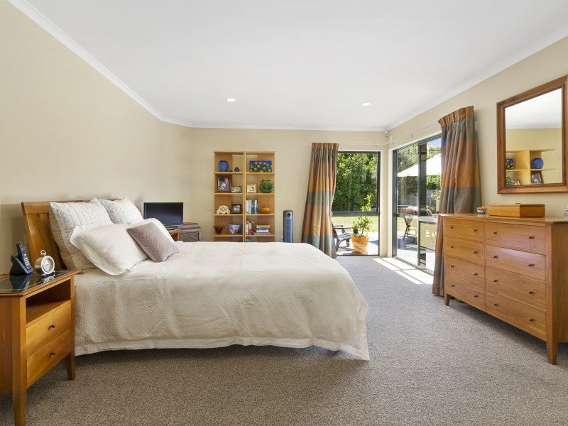 5 Pendennis Point, Camborne, Porirua - Carousel 2