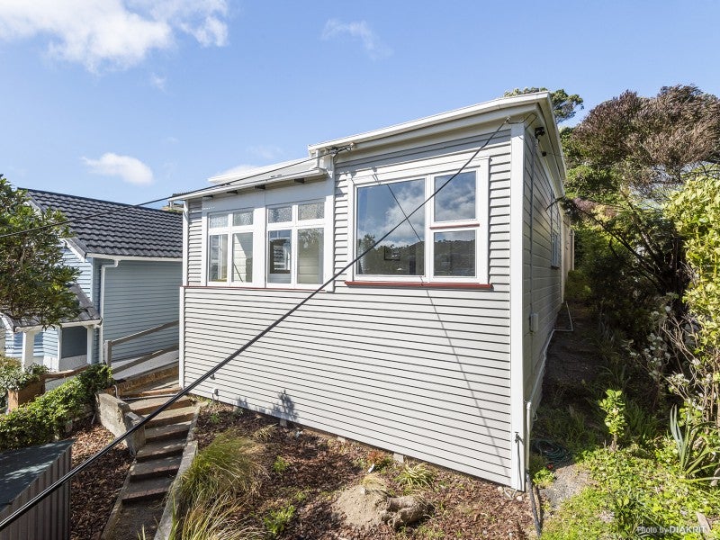 25 Harland Street, Brooklyn, Wellington - Carousel 1