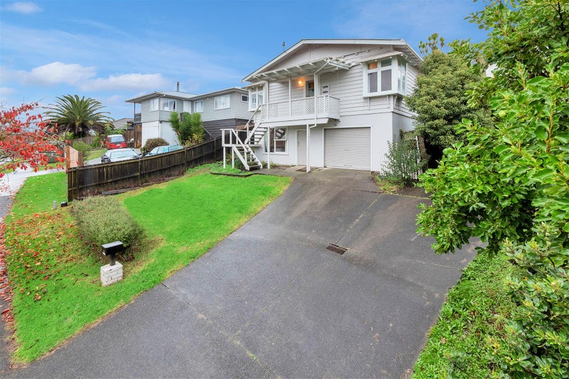 2/55 Chislehurst Street, Henderson, Auckland - Carousel 25