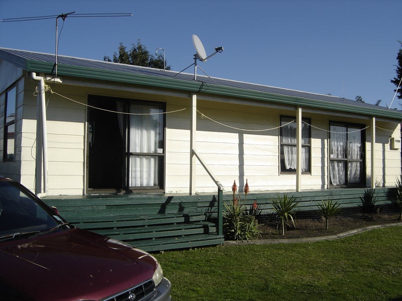 67B Kahikatea Drive, Melville, Hamilton - Carousel 1