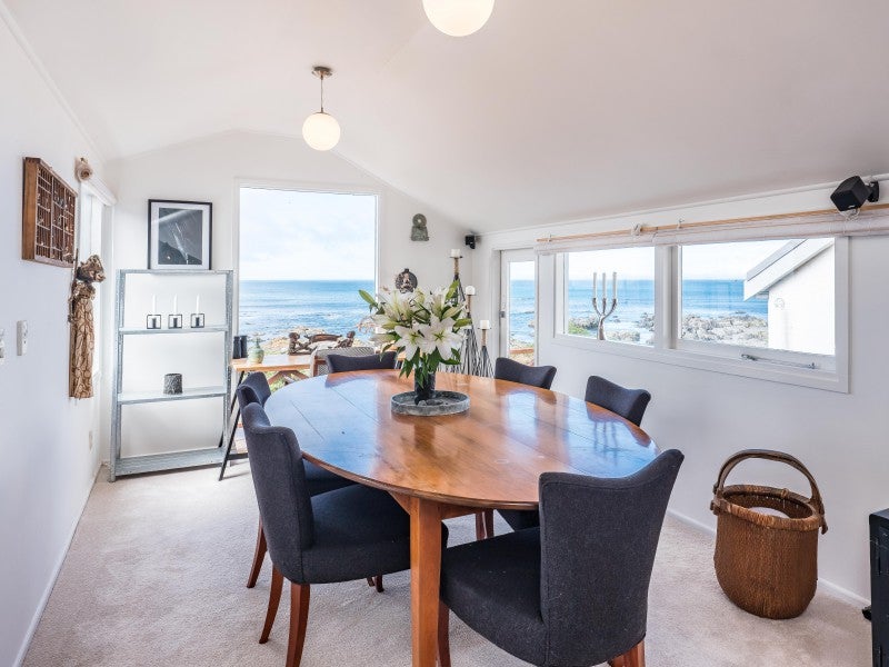 154 Owhiro Bay Parade, Owhiro Bay, Wellington - Carousel 2