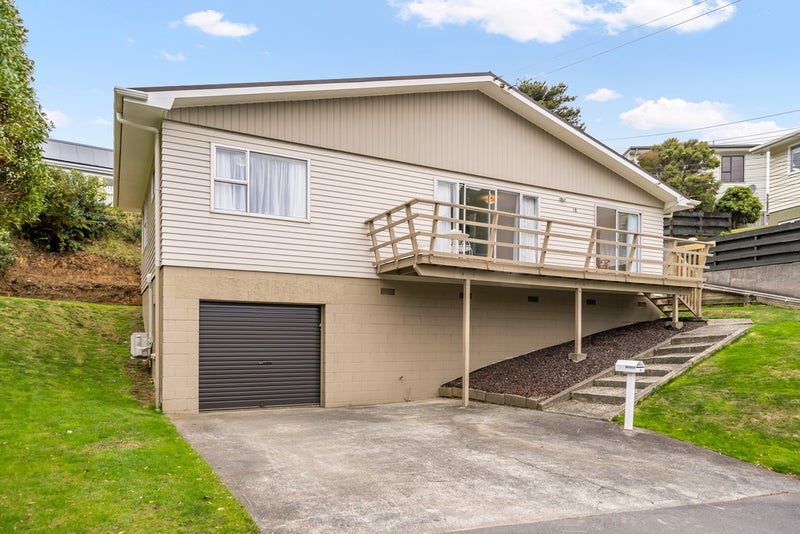 18 Akatea Road, Korokoro, Lower Hutt - Carousel 1