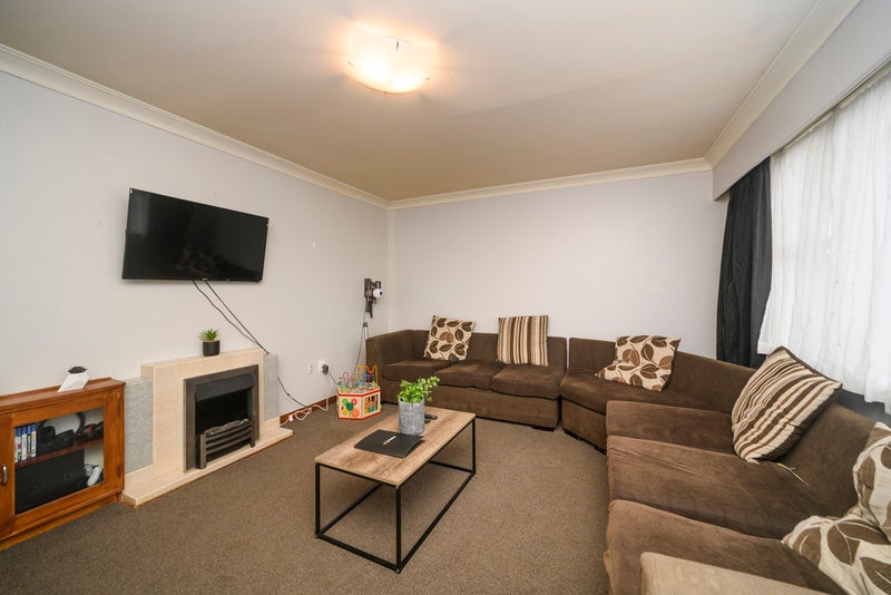 2/343 Botanical Road, West End, Palmerston North - Carousel 2