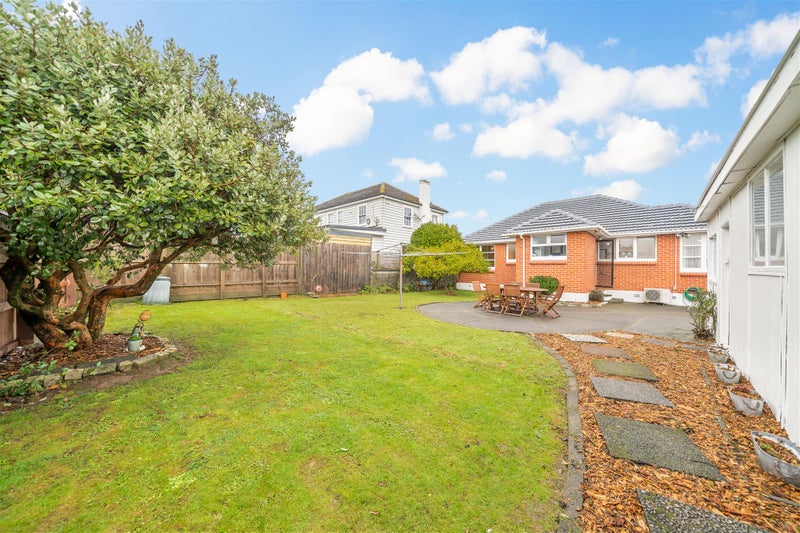 10 Clyma Street, Elderslea, Upper Hutt - Carousel 2