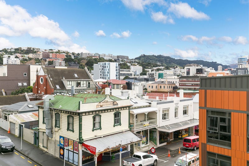 2A/51 Webb Street, Mount Cook, Wellington - Carousel 2