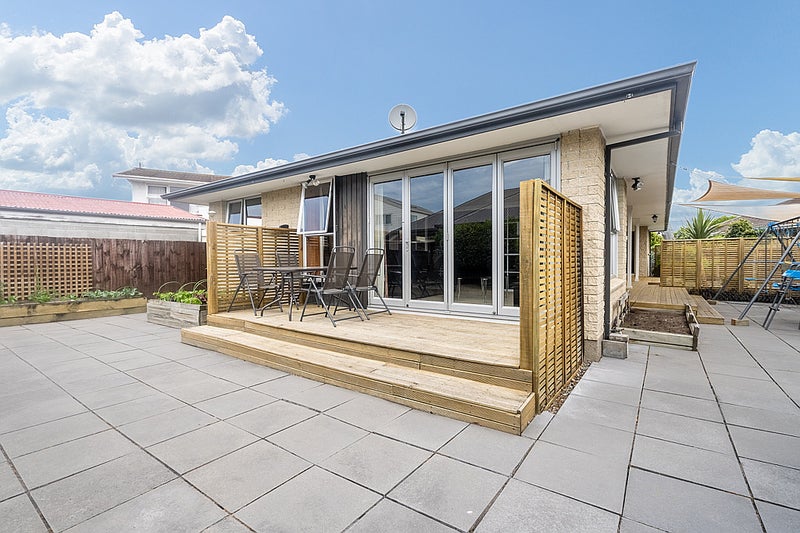 19 Woodstock Place, Russley, Christchurch - Carousel 1