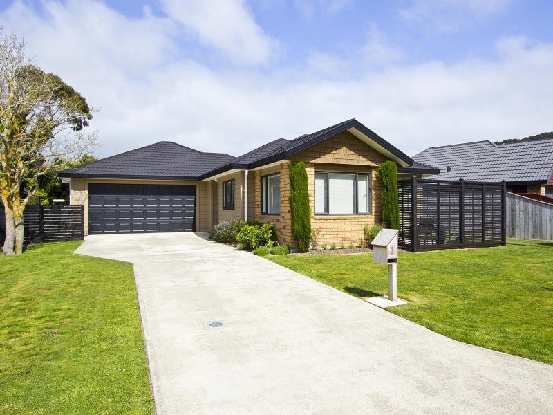 1 Sun Valley Grove, Wainuiomata, Lower Hutt - Carousel 1