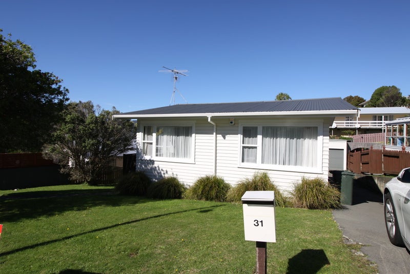 31 Redvers Drive, Belmont, Lower Hutt - Carousel 2