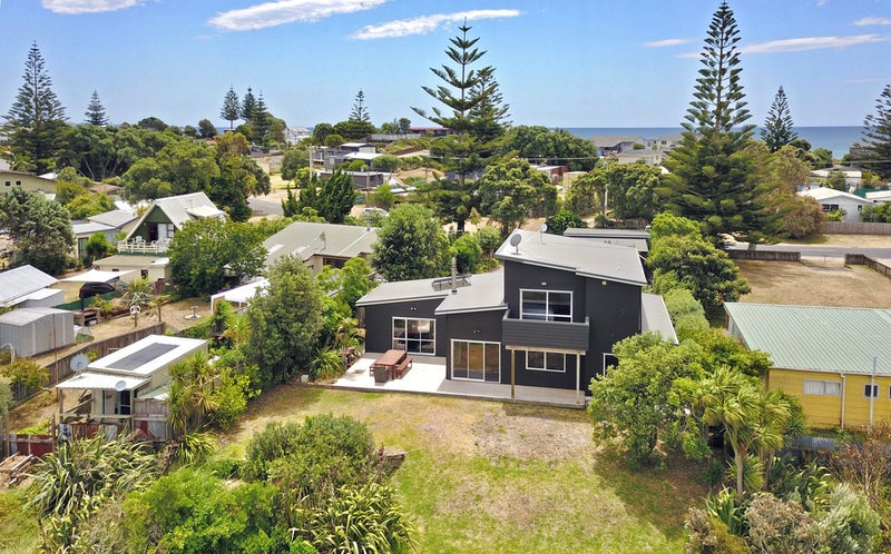 588 Pukehina Parade, Pukehina - Carousel 26