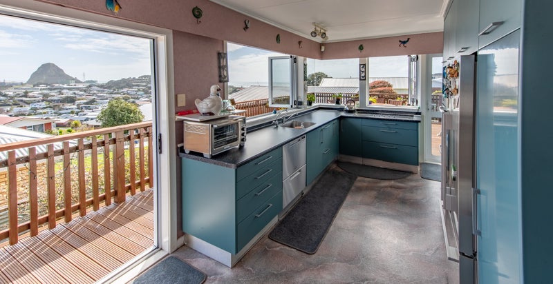 5 Melrose Street, Spotswood, New Plymouth - Carousel 2