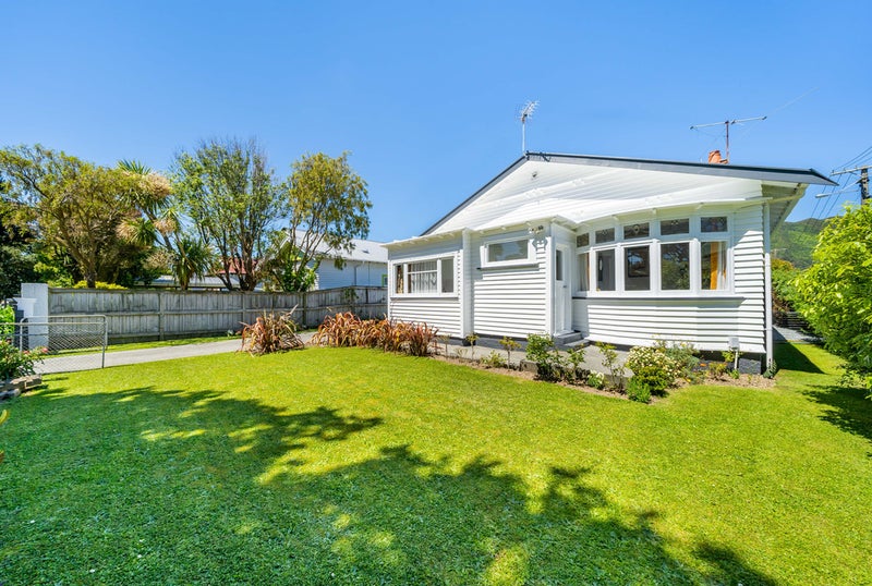 46 Cambridge Terrace, Waiwhetu, Lower Hutt - Carousel 2