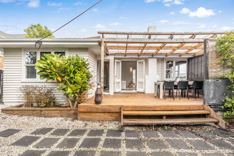 1/662 East Coast Road, Pinehill, Auckland - Carousel 1