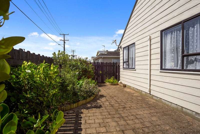 1/22 Plunket Avenue, Petone, Lower Hutt - Carousel 2