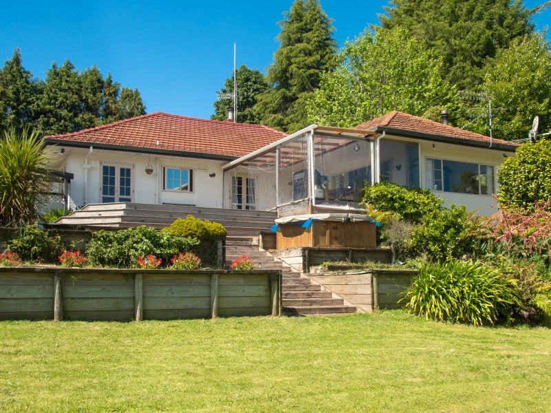 826 State Highway 5, Hamurana - Carousel 1