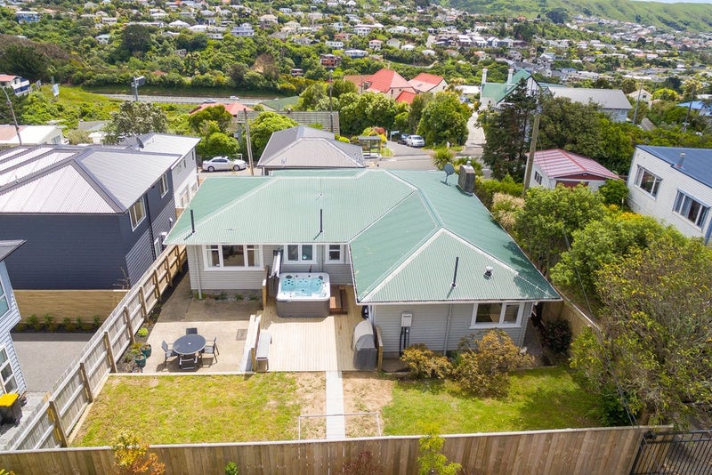 116 Helston Road, Paparangi, Wellington - Carousel 20