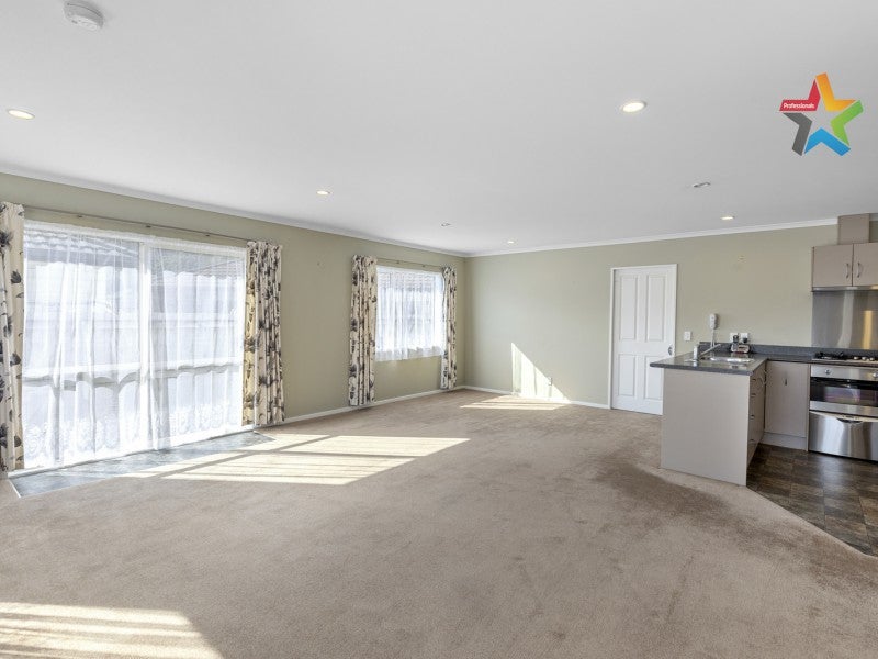 35 Woodland Mews, Wainuiomata, Lower Hutt - Carousel 2