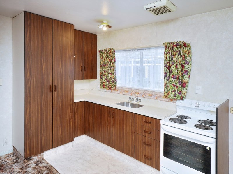 1/2 Cassidy Place, Belfast, Christchurch - Carousel 2