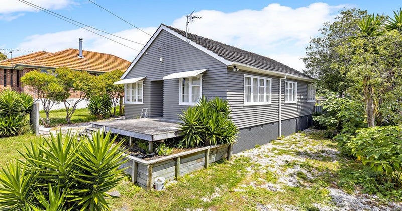 63 Court Crescent, Panmure, Auckland - Carousel 1