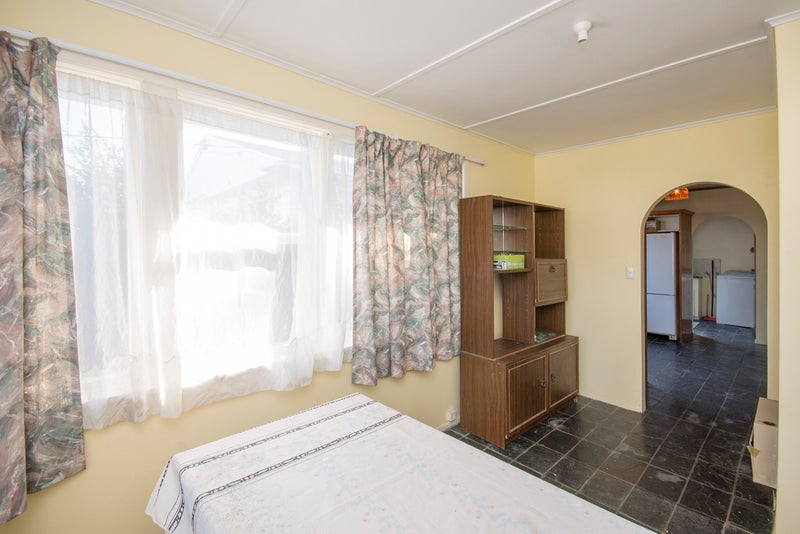 76 Kenmore Street, Newlands, Wellington - Carousel 17
