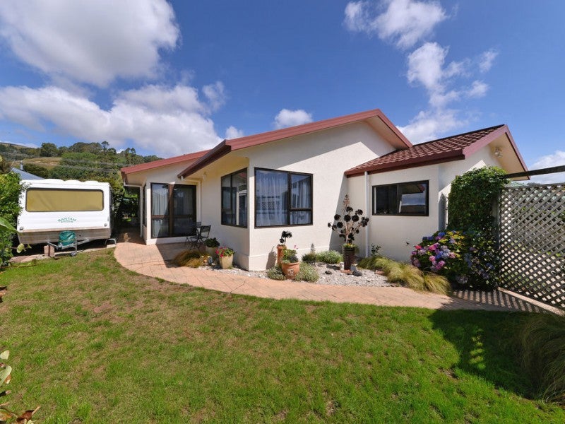 21 Vining Crescent, Stoke, Nelson - Carousel 1