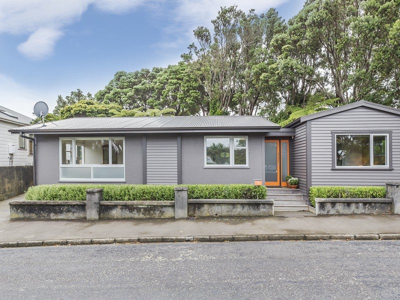 23 West Road, Northland, Wellington - Carousel 1