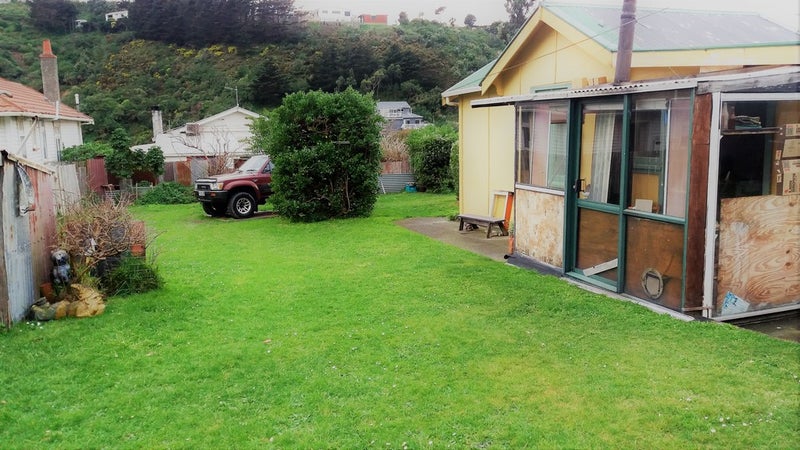 61 Happy Valley Road, Owhiro Bay, Wellington - Carousel 5