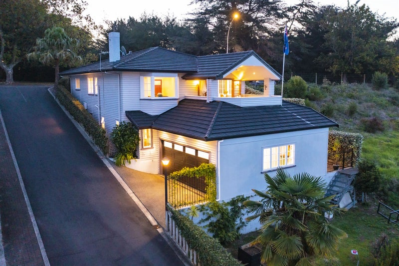 10 Ruakiwi Road, Hamilton Lake, Hamilton - Carousel 1